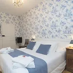 Bed & Breakfast Chateau De La Rochetiere