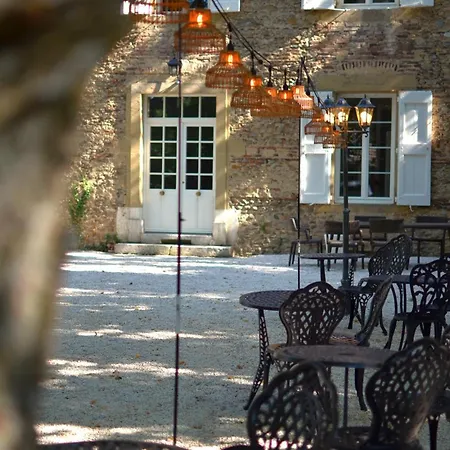 Chateau De La Rochetiere Bed & Breakfast Marcilloles