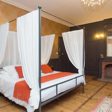 Bed & Breakfast Chateau De La Rochetiere 4*