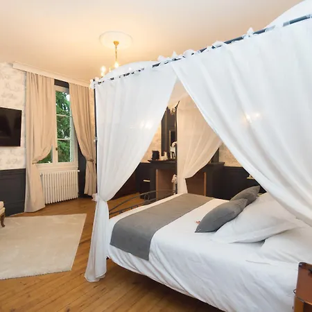 Bed & Breakfast Château De La Rochetière 4*